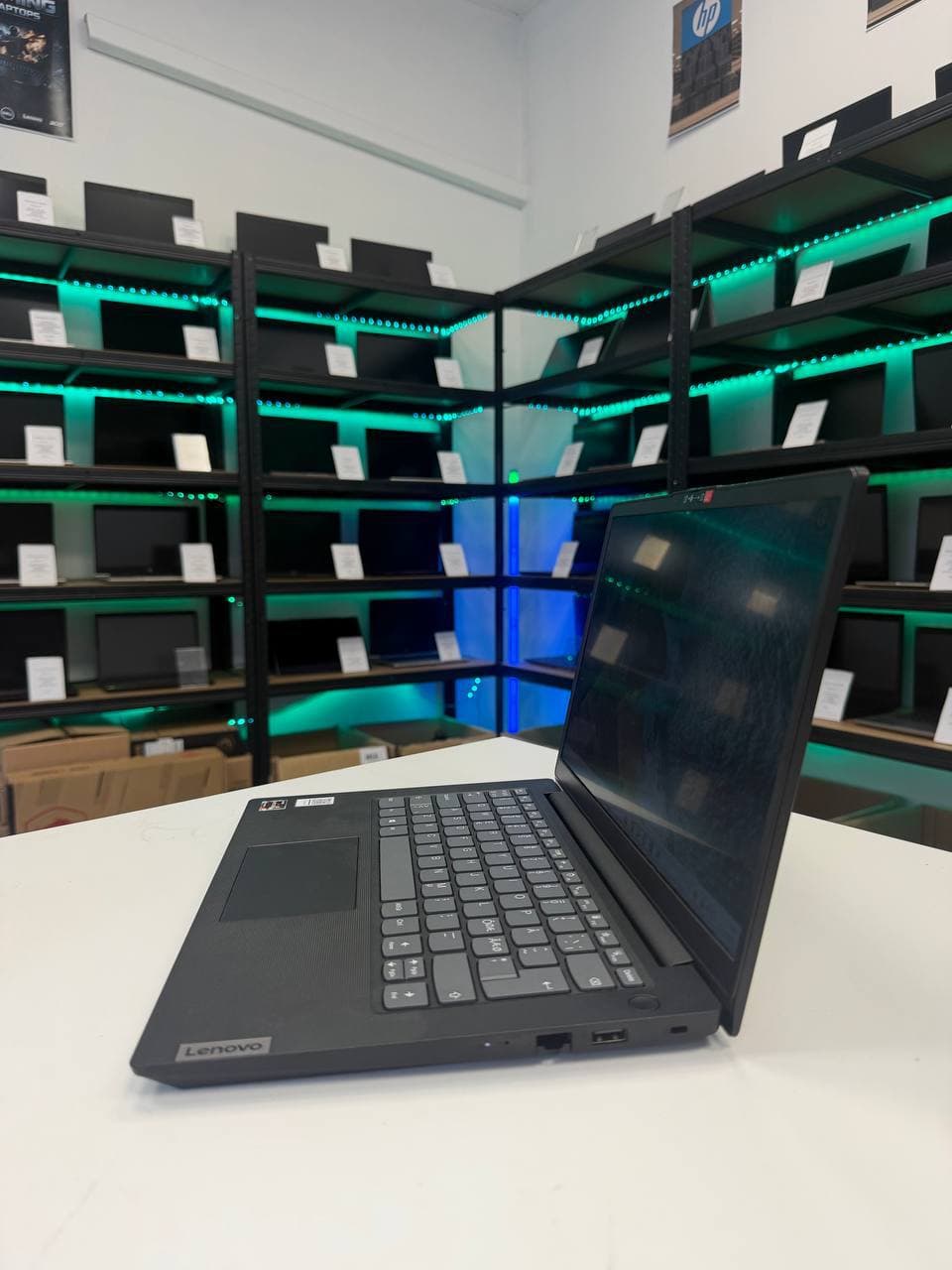 Lenovo V14 G2 ALC