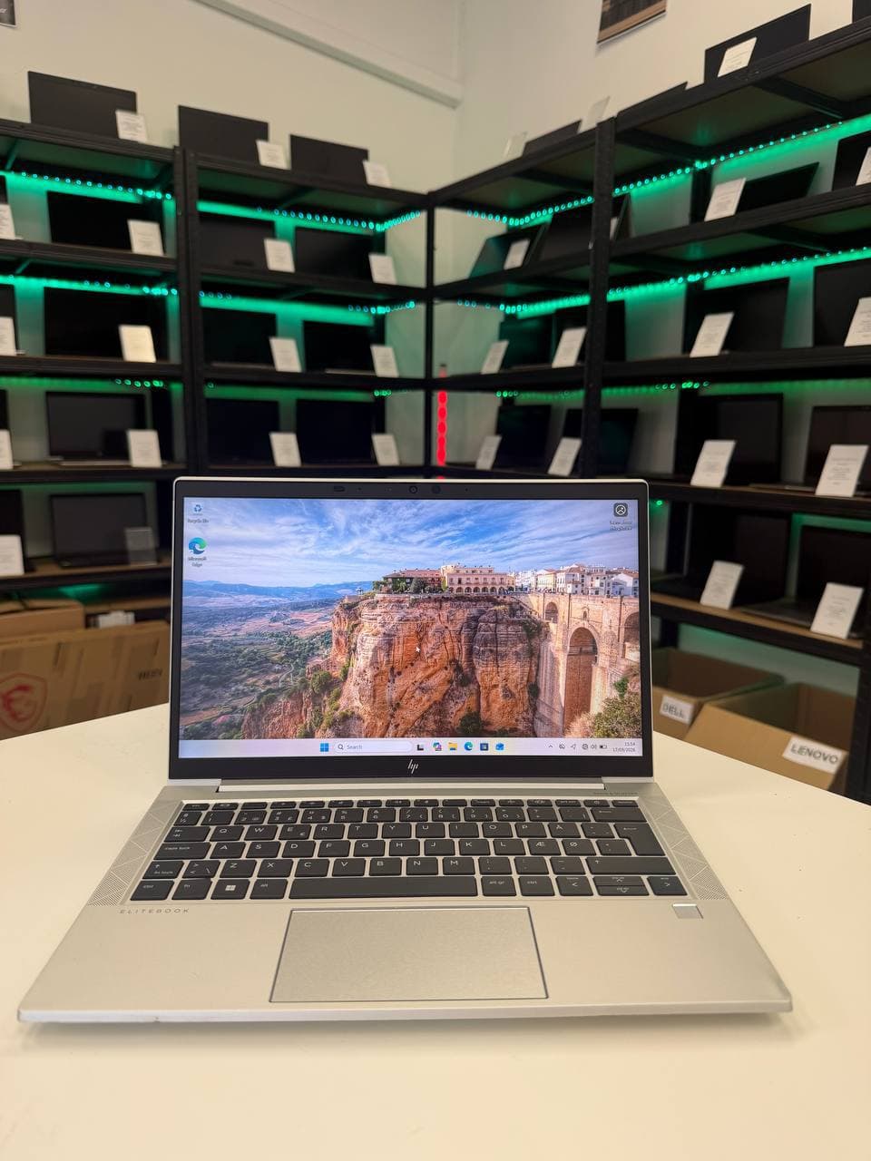 HP EliteBook 835 G8