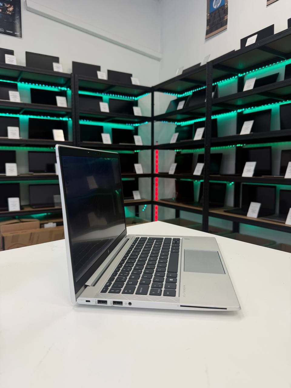 HP EliteBook 835 G8