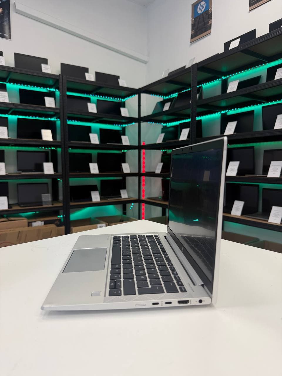 HP EliteBook 835 G8