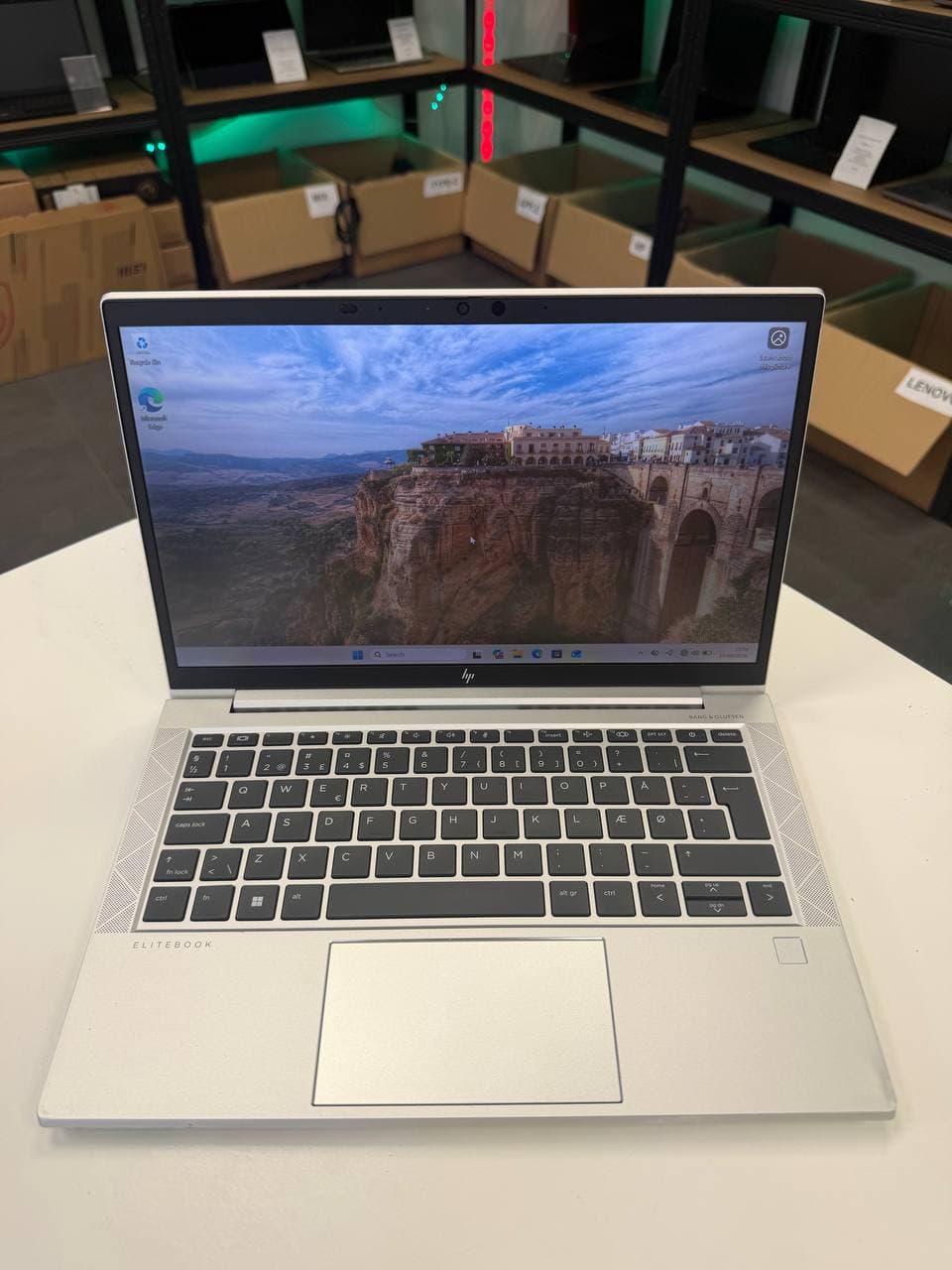 HP EliteBook 835 G8